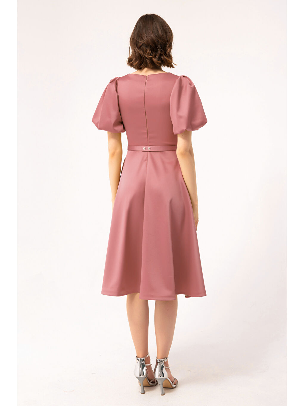 Pembe Kadın Somon Balon Kollu Taşlı Kemerli Mini Saten Abiye Elbise-4