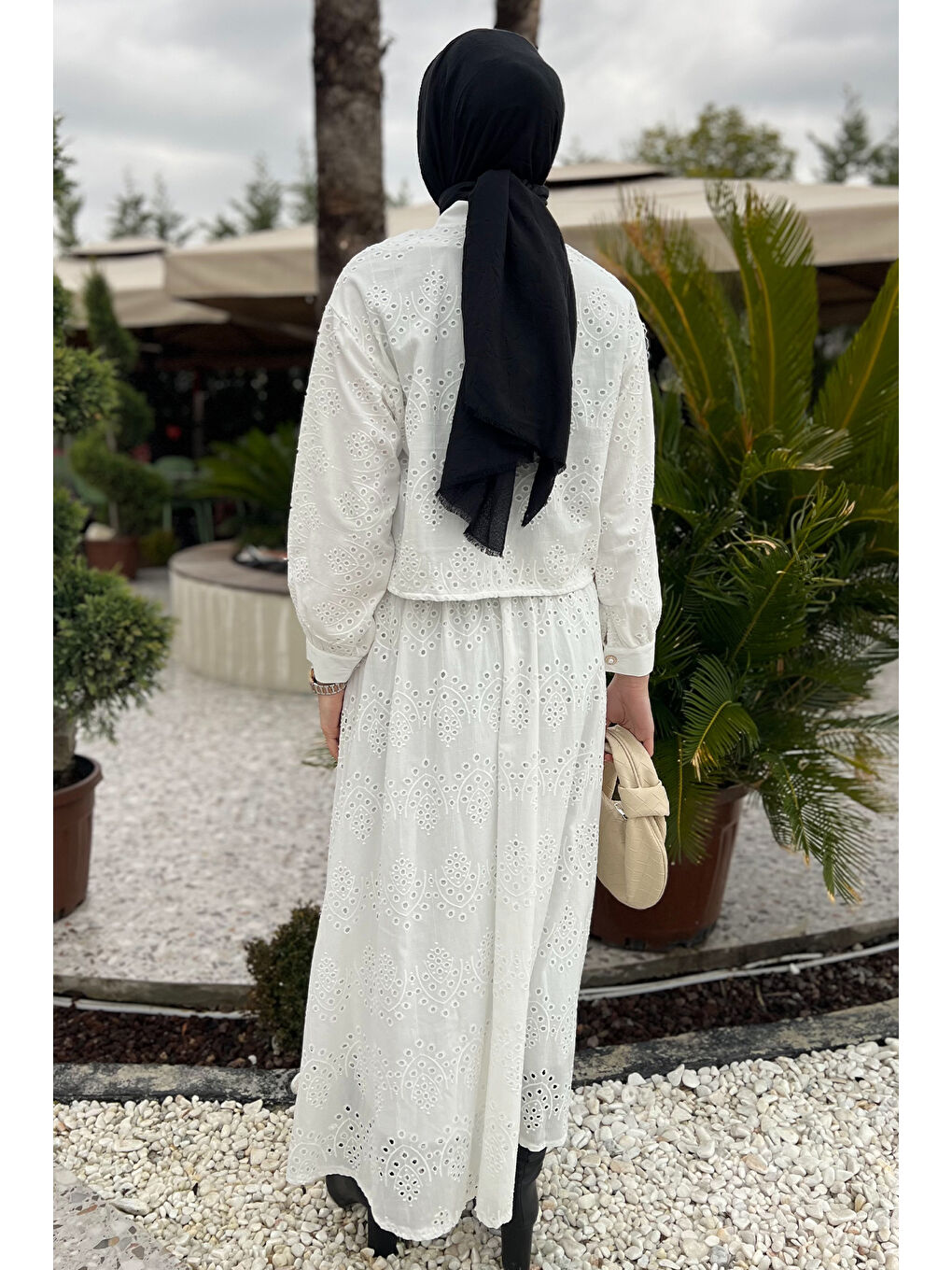 Ekru Kadın Püskül Detaylı İnci Düğmeli Fistolu Tesettür Gömlek Etek İkili Takım-7