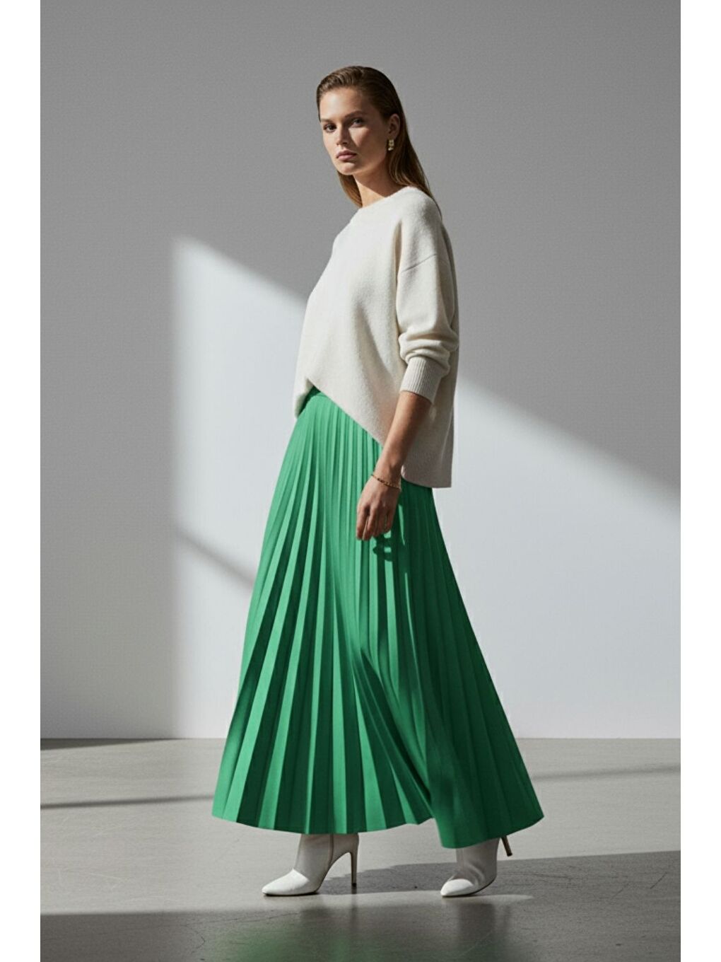 Deri Görünümlü Piliseli Yeşil Maksi Etek-2