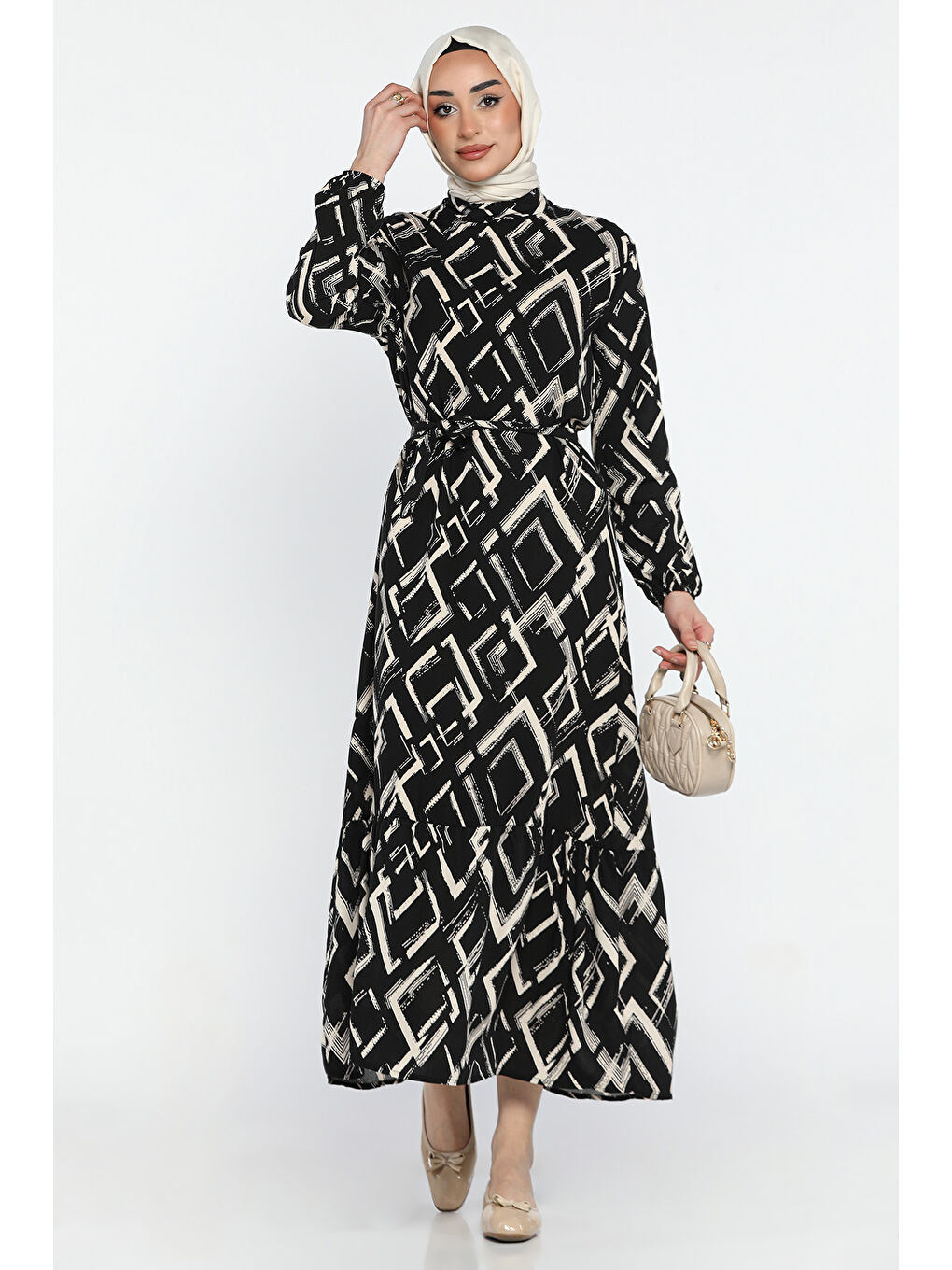 Siyah Desenli Bel Kuşaklı Tesettür Viskon Elbise-3