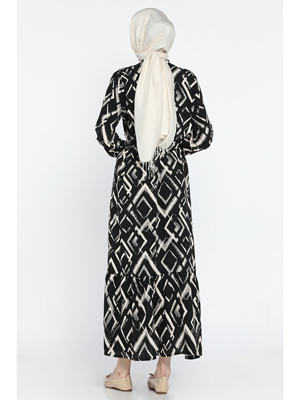 Siyah Desenli Bel Kuşaklı Tesettür Viskon Elbise-4