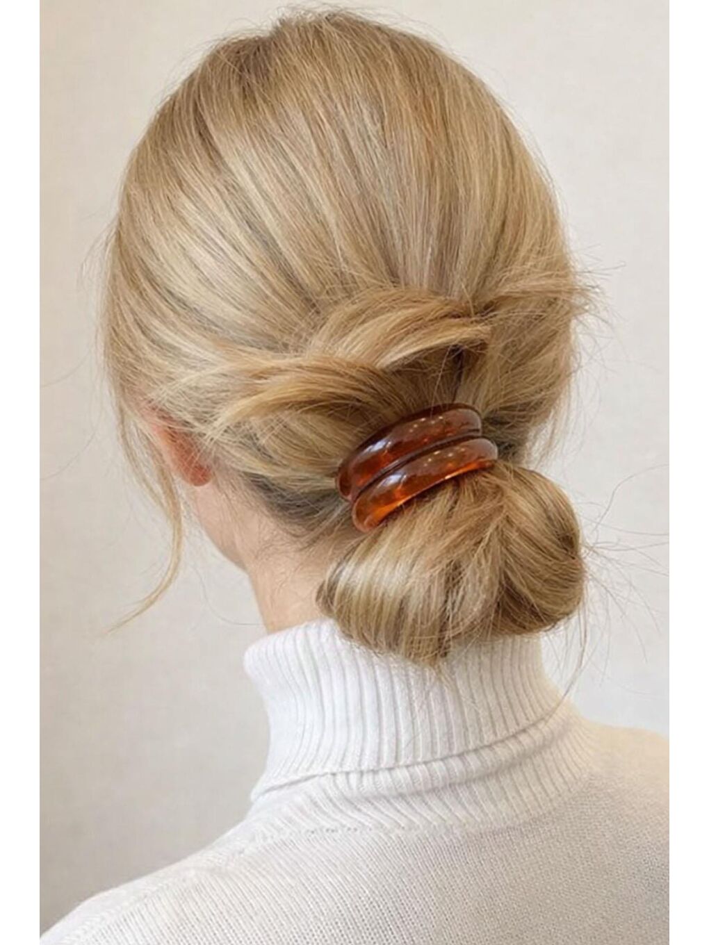 Kahverengi Akrilik Petit Lastikli Atkuyruğu Tokası-1