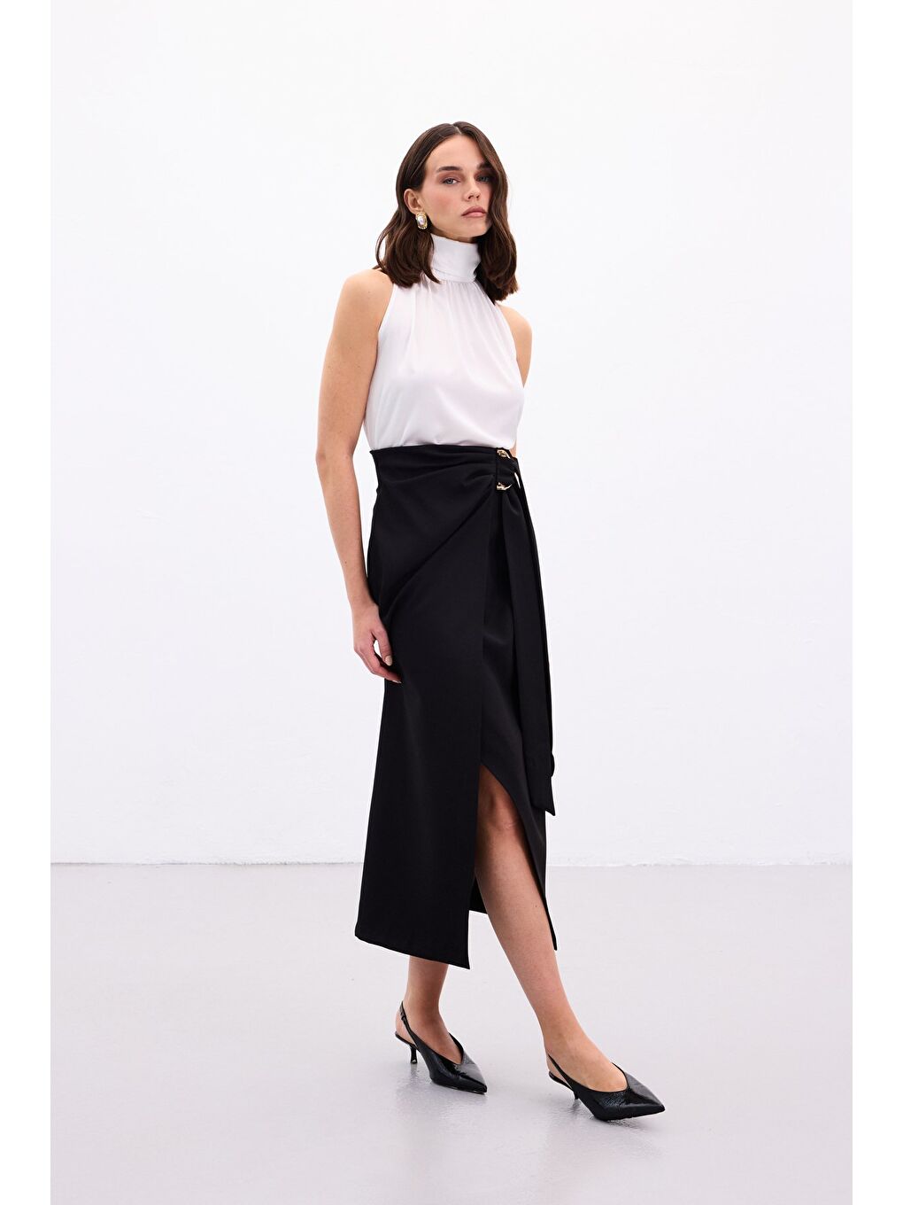 Aksesuar Kuşaklı Yırtmaçlı Etek - Siyah-1