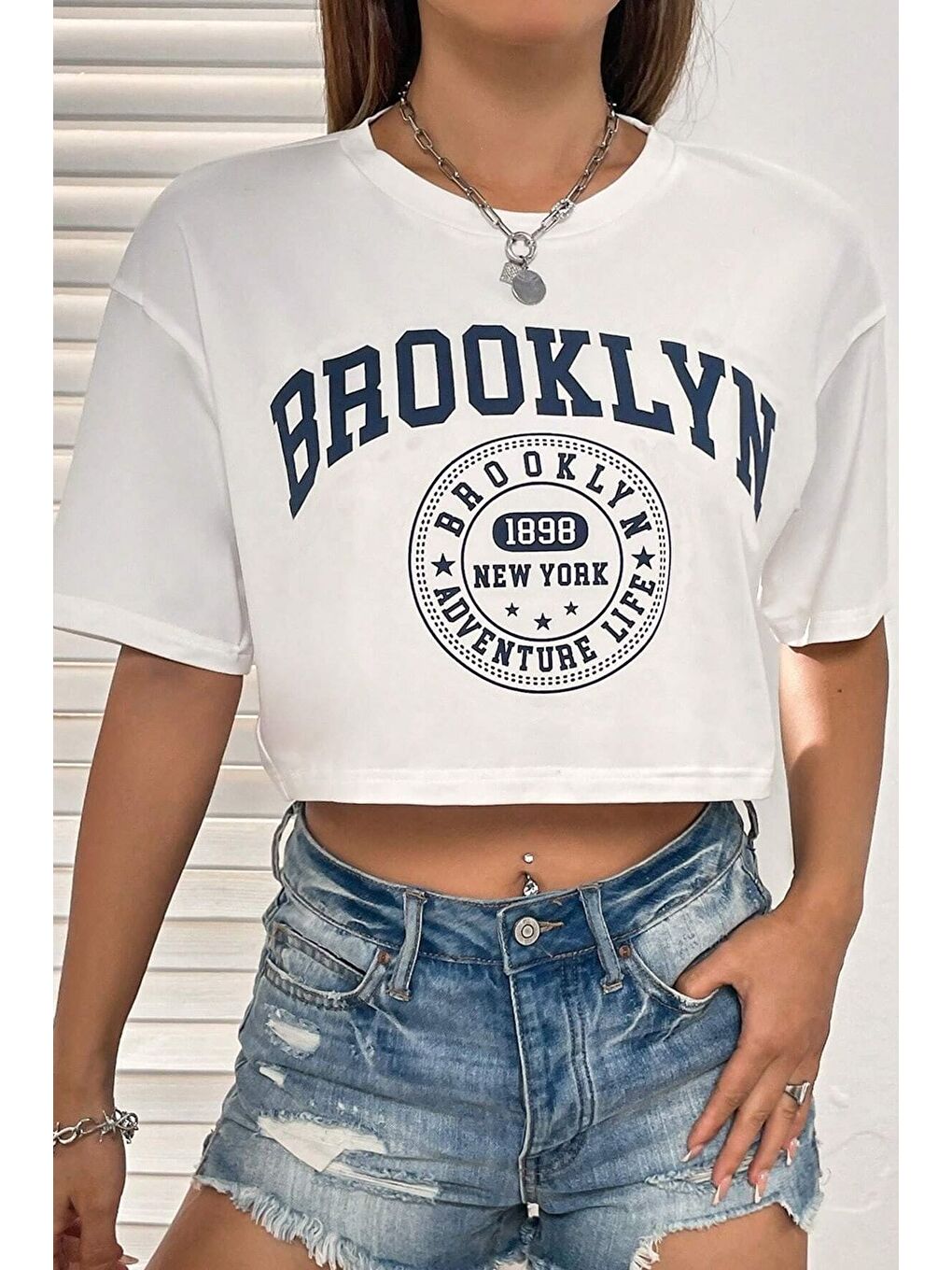 Kadın Oversize Crop T shirt Beyaz Brooklyn Baskılı-1