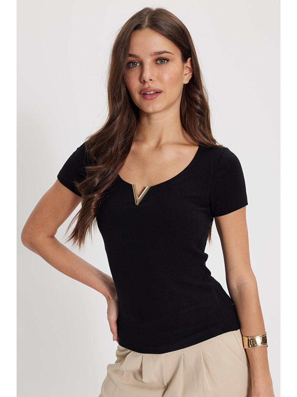 Kadın Slim Fit Dar Kesim Pamuklu V Yaka Kısa Kollu Siyah Bluz-2