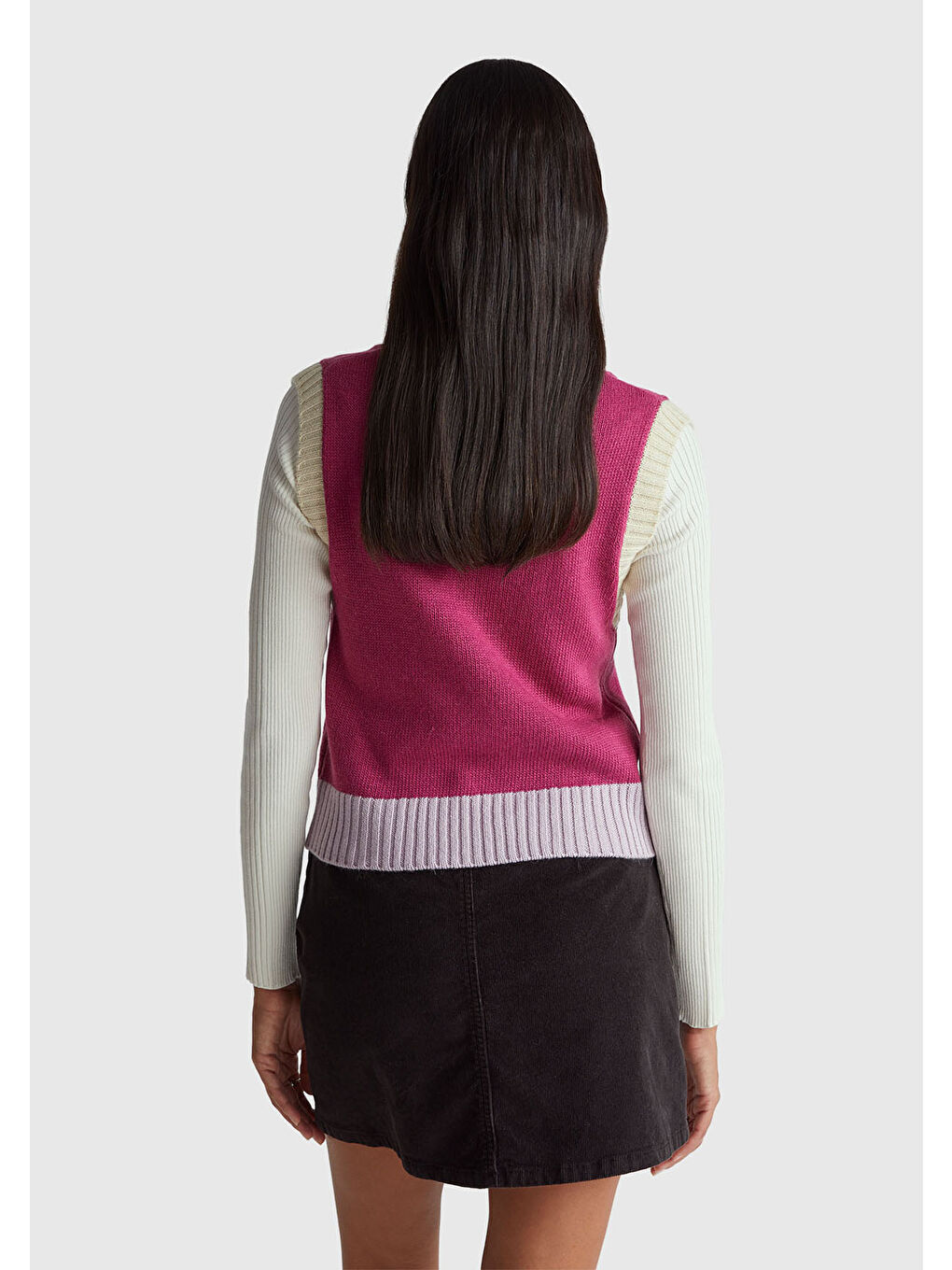 Kadın Koyu Pembe Akrilik ve Yün Karışımlı Ribana Detaylı V Yaka Kolsuz Kazak-2