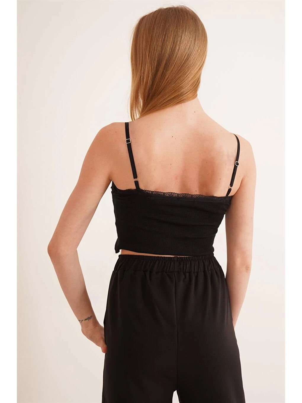 Siyah Kaşkorse İp Askılı Dantelli Crop Bluz SIYAH-3