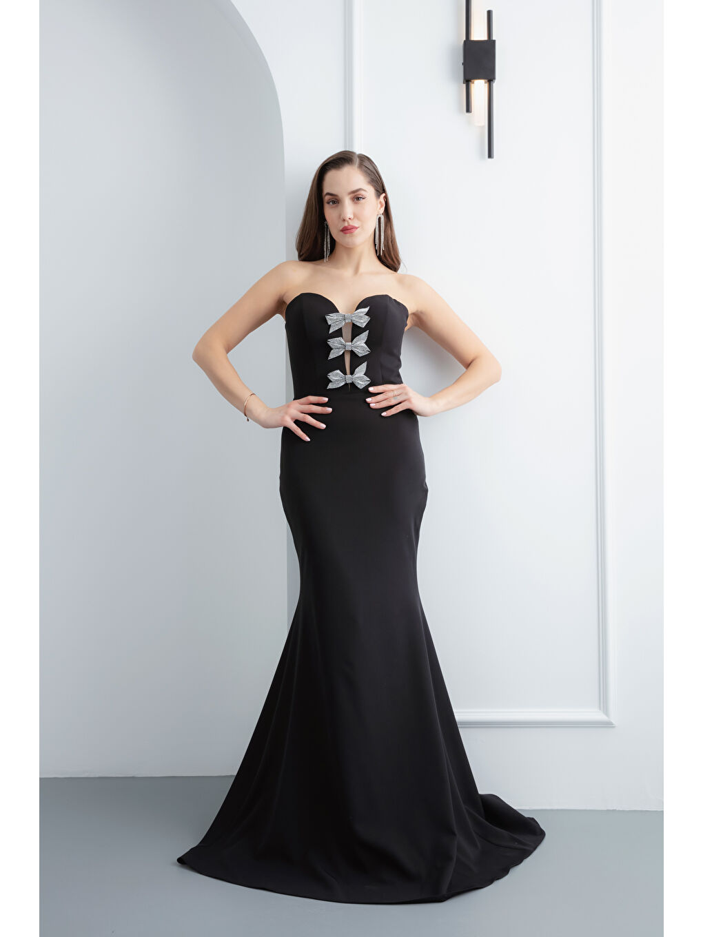 Kadın Siyah Straplez Fiyonk Detay Uzun Söz Nişan Nikah Abiye Elbise