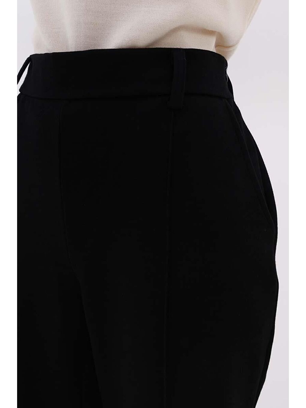 Siyah-Nevürlü Bol Paça Pantolon-4