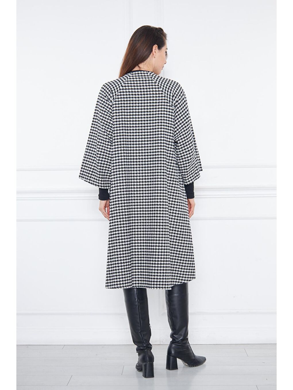 Beyaz Kadın Oversize Uzun Kol Kaşe Panço-5