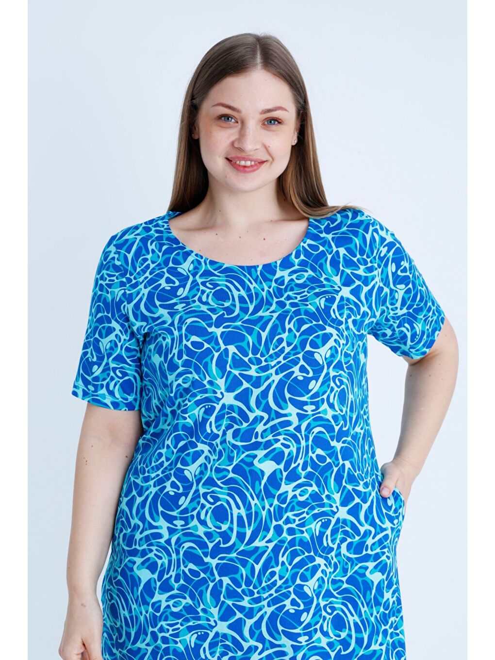 Mavi Desenli Kısa Kollu Yırtmaçlı Büyük Beden Pamuklu Elbise-2