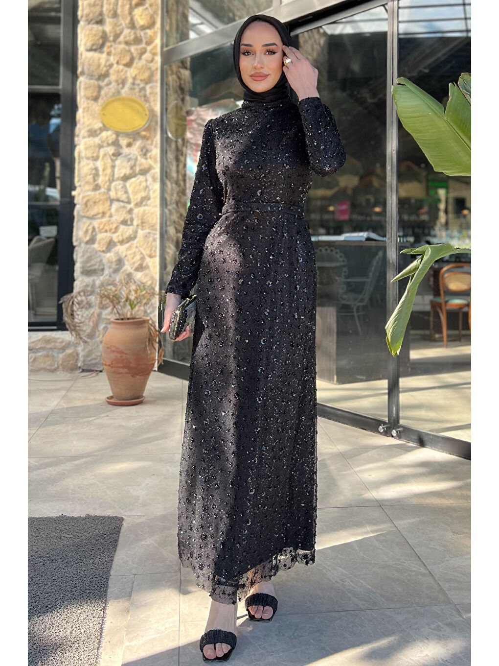 Siyah Pul İşlemeli Tesettür Abiye-1