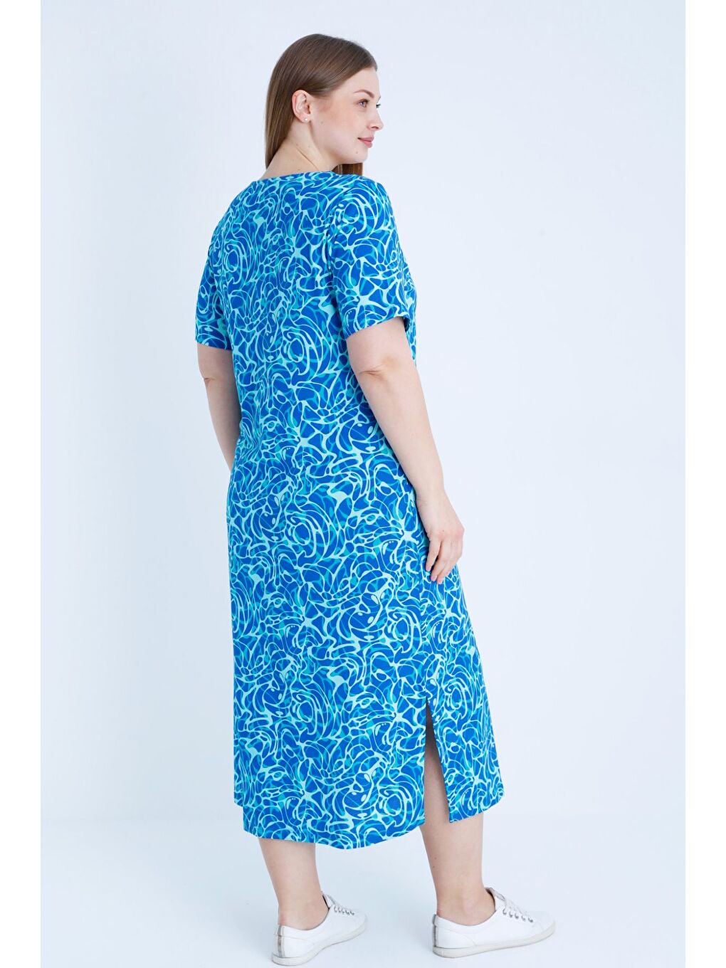 Mavi Desenli Kısa Kollu Yırtmaçlı Büyük Beden Pamuklu Elbise-3