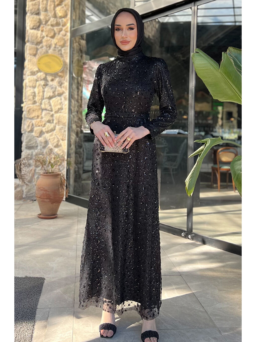 Siyah Pul İşlemeli Tesettür Abiye-3