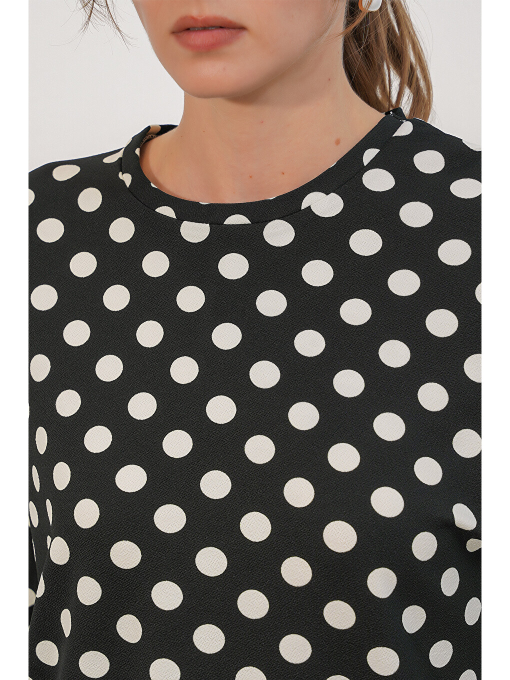Kadın Puantiyeli Oversize Bluz 40010 - Siyah-4