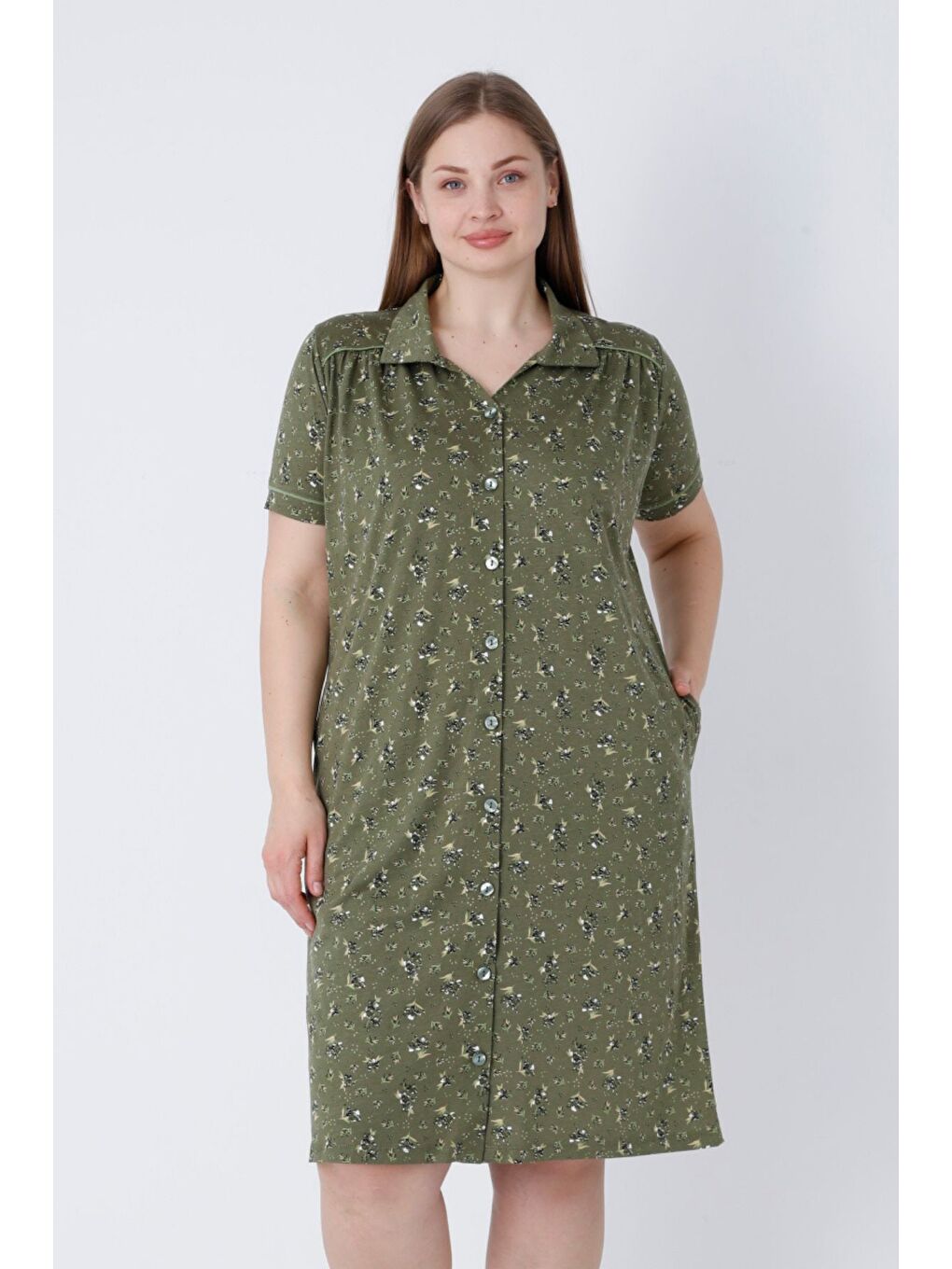 Haki Büyük Beden Çiçek Desenli Pamuklu Kısa Kollu Boydan Düğmeli Biyeli Cepli Elbise