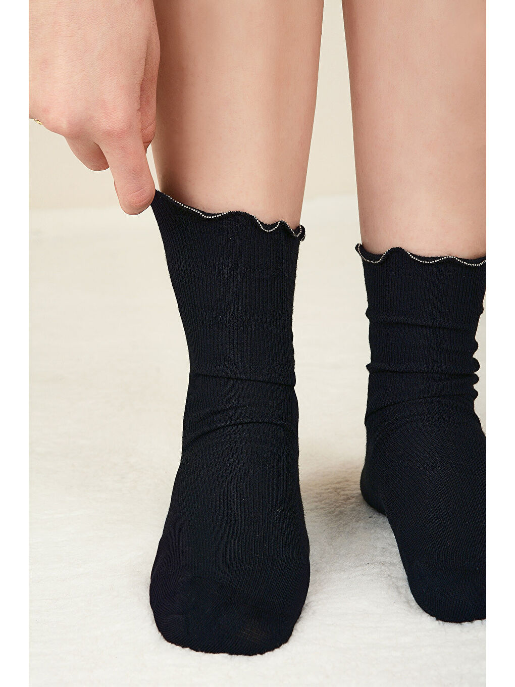 Siyah Curl Uzun Soket Çorap