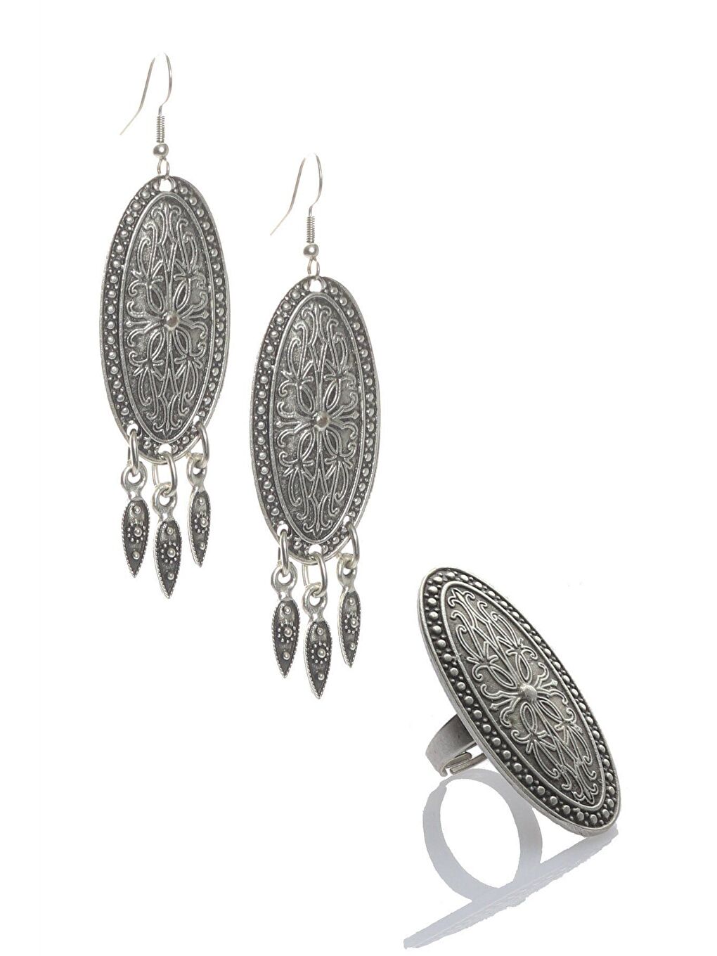 Gri Kadın Antik Gümüş Kaplama Oval Formlu Etnik Motifli Sallantılı Model Küpe & Yüzük Seti
