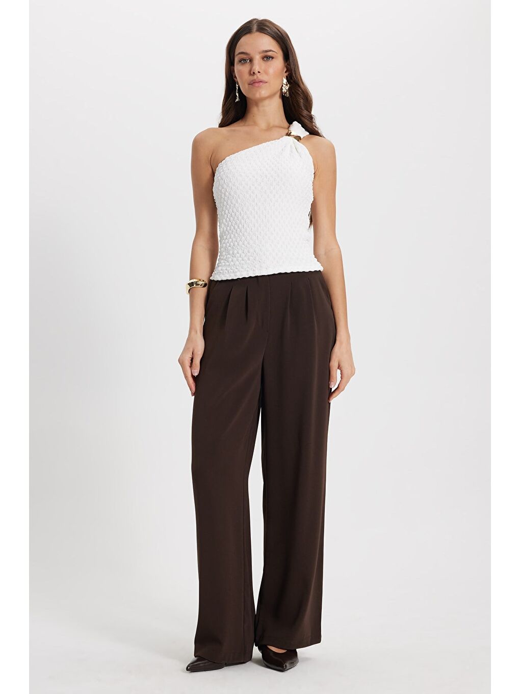 Kadın Slim Fit Dar Kesim Tek Omuz Tek Kol Doku Desenli Ekru Bluz-1