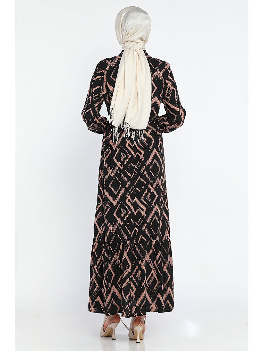 Siyah Desenli Bel Kuşaklı Tesettür Viskon Elbise-5