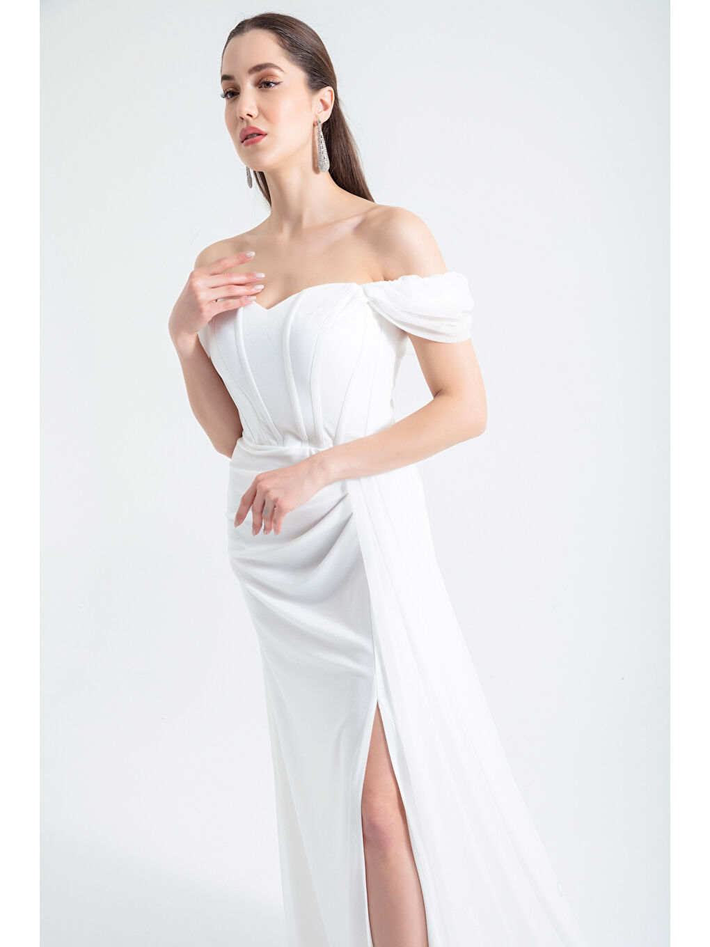 Kadın Beyaz Balen Korse Detaylı Simli Uzun Abiye Elbise-3