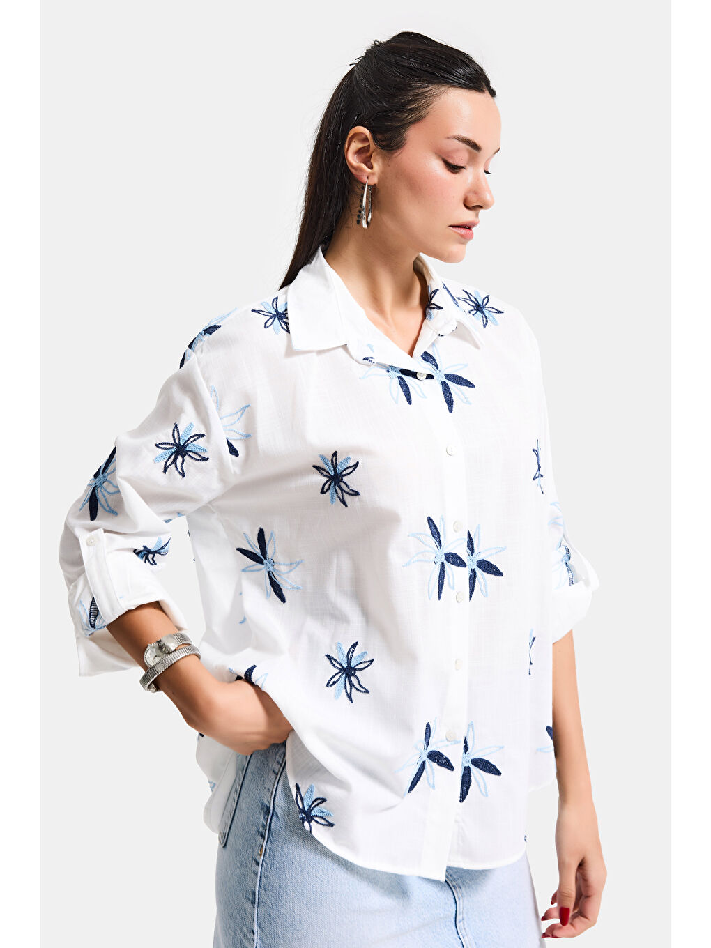 Kadın Beyaz Mavi s6-103 Oversize Nakışlı Gömlek