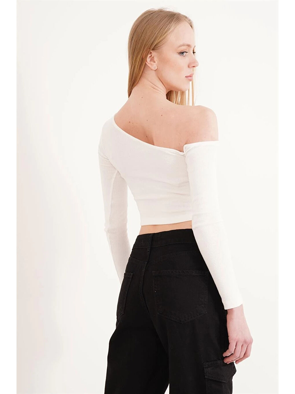 Beyaz Kaşkorse Tek Omuz Dekolteli Uzun Kol Bluz BEYAZ-3