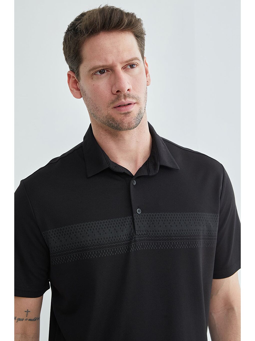 Siyah Desenli Düğmeli Polo Yaka Tişört-3