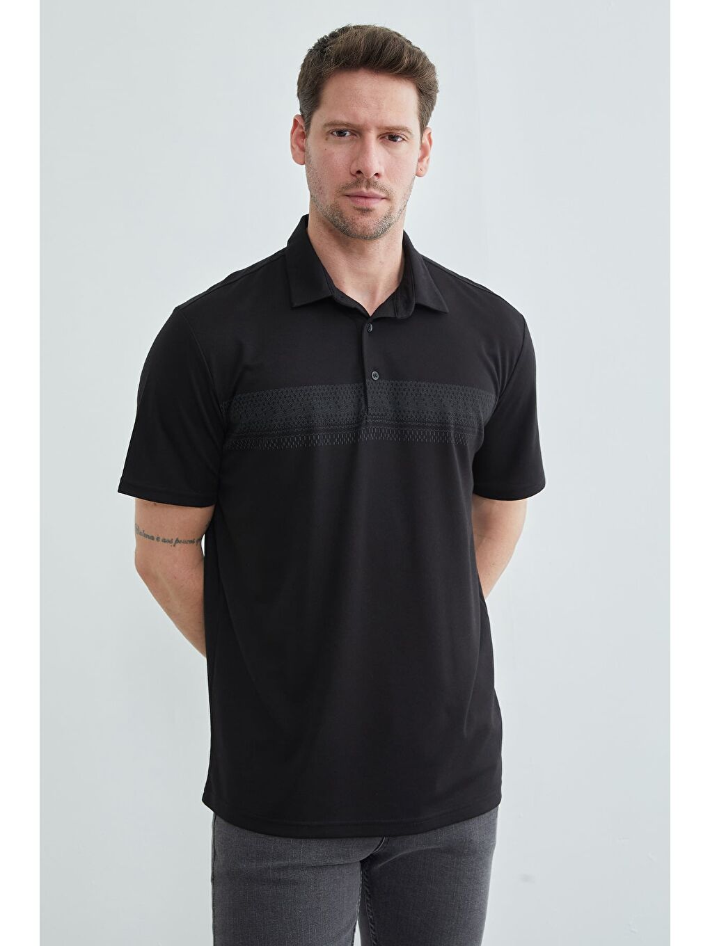 Siyah Desenli Düğmeli Polo Yaka Tişört-4