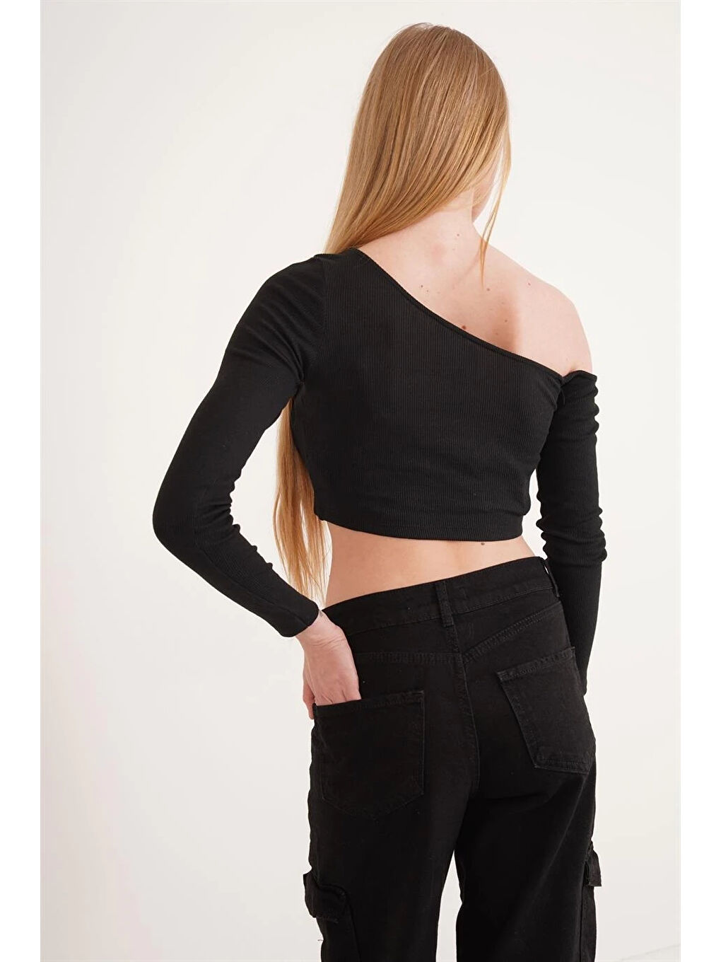 Siyah Kaşkorse Tek Omuz Dekolteli Uzun Kol Bluz SIYAH-3