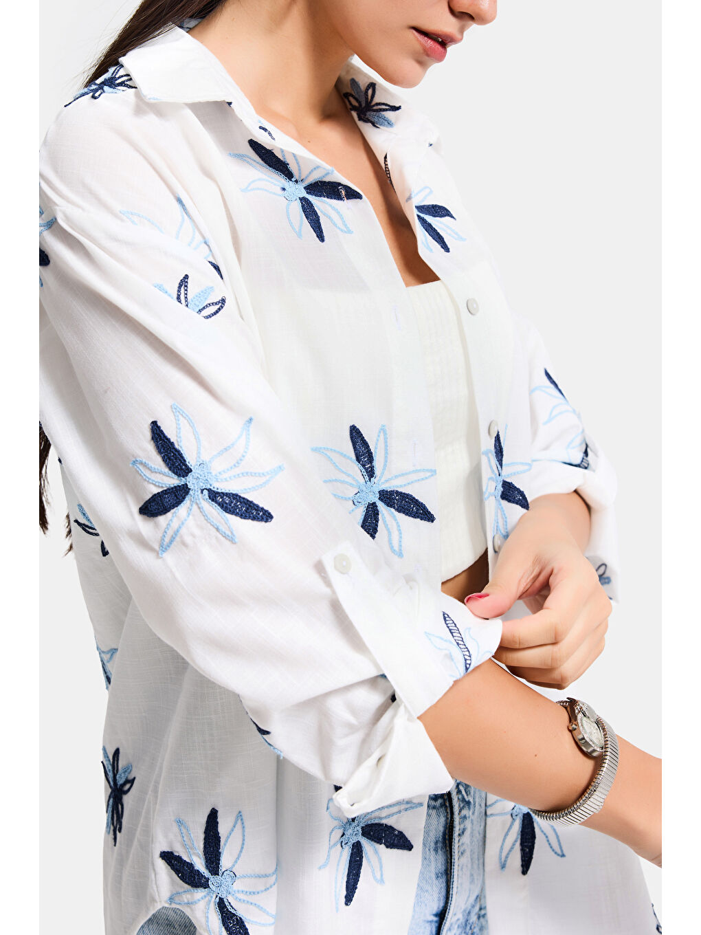 Kadın Beyaz Mavi s6-103 Oversize Nakışlı Gömlek-2