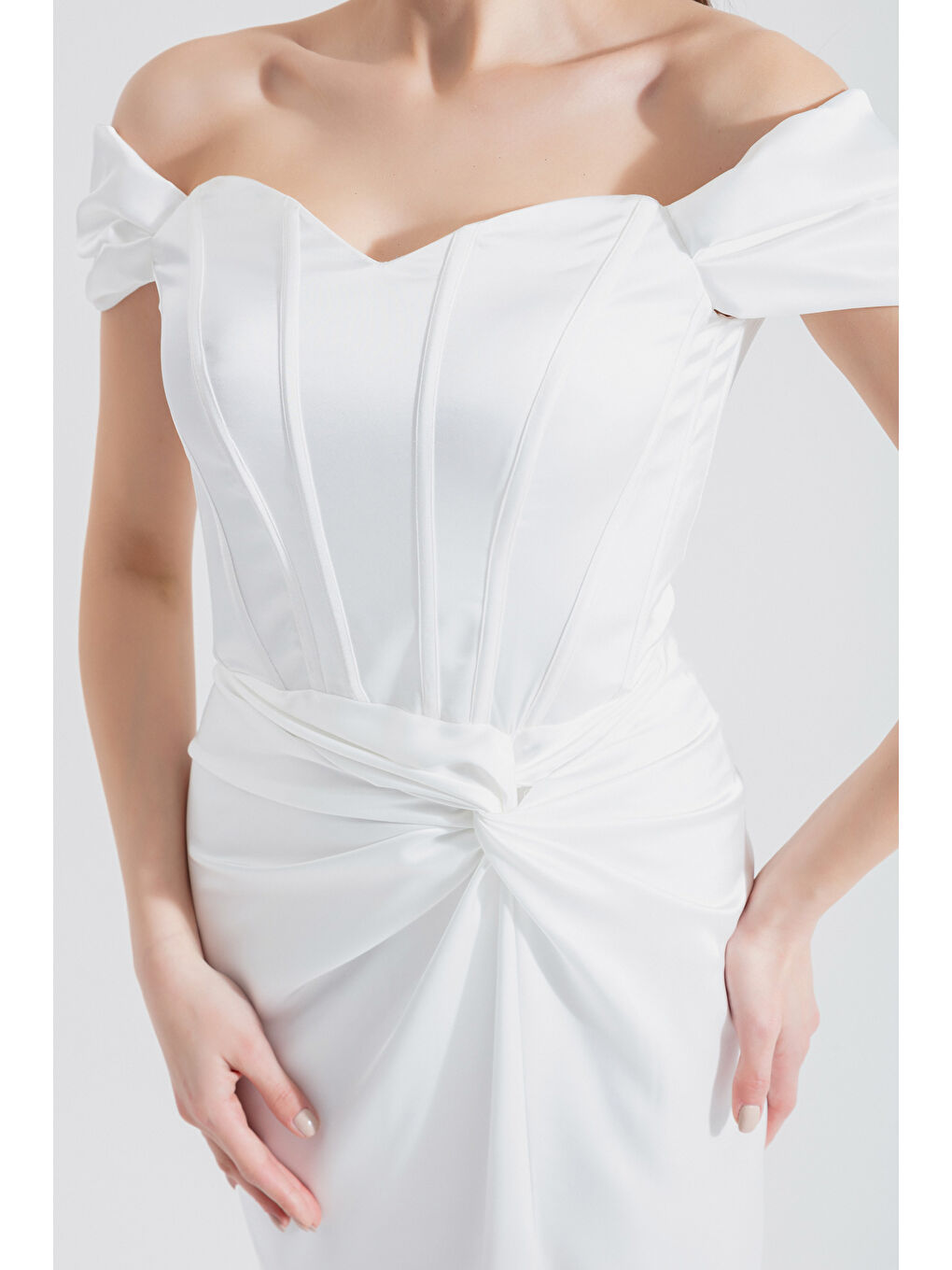 Kadın Beyaz Balen Korseli Uzun Saten Abiye Elbise-2