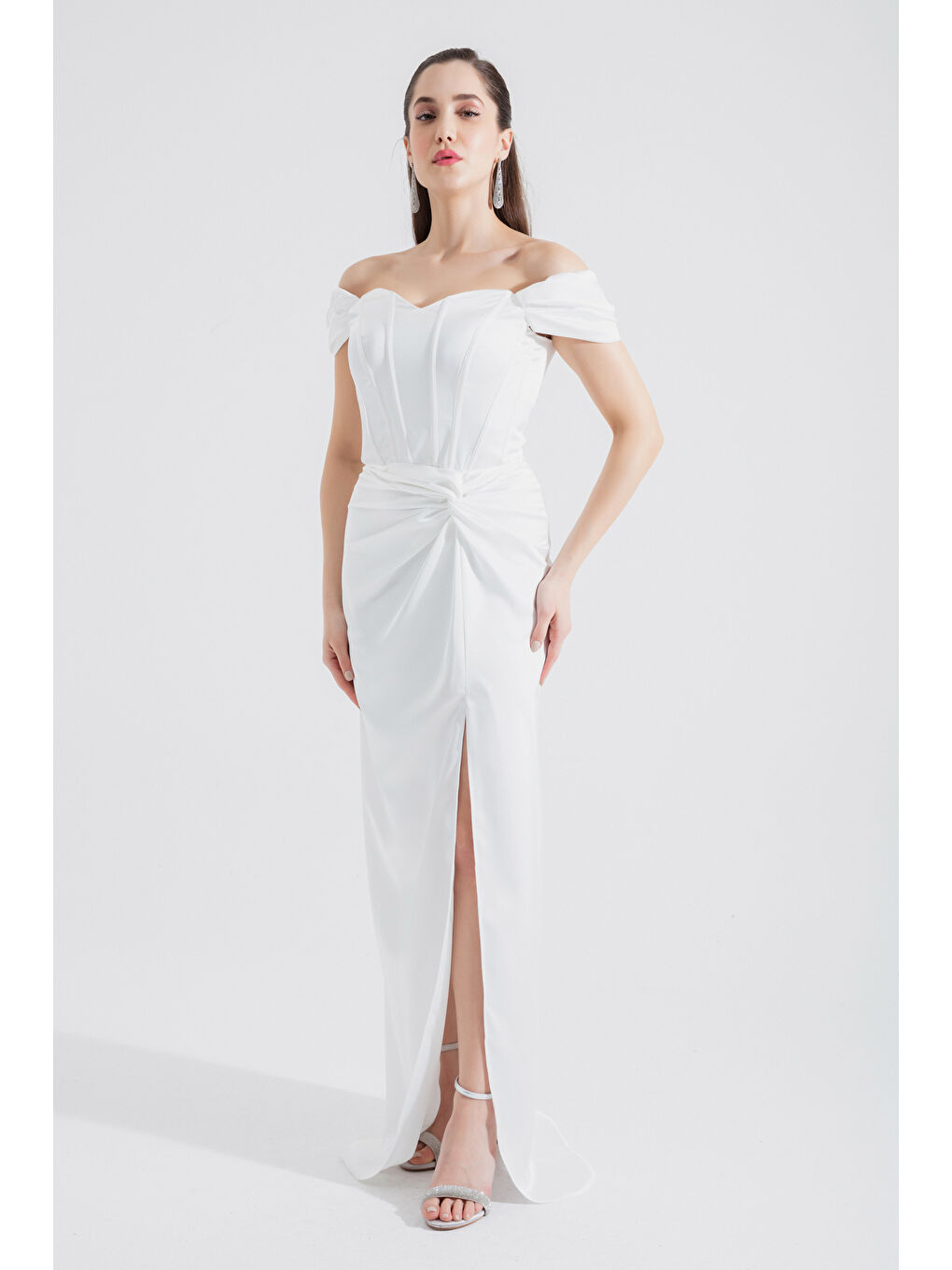 Kadın Beyaz Balen Korseli Uzun Saten Abiye Elbise-3