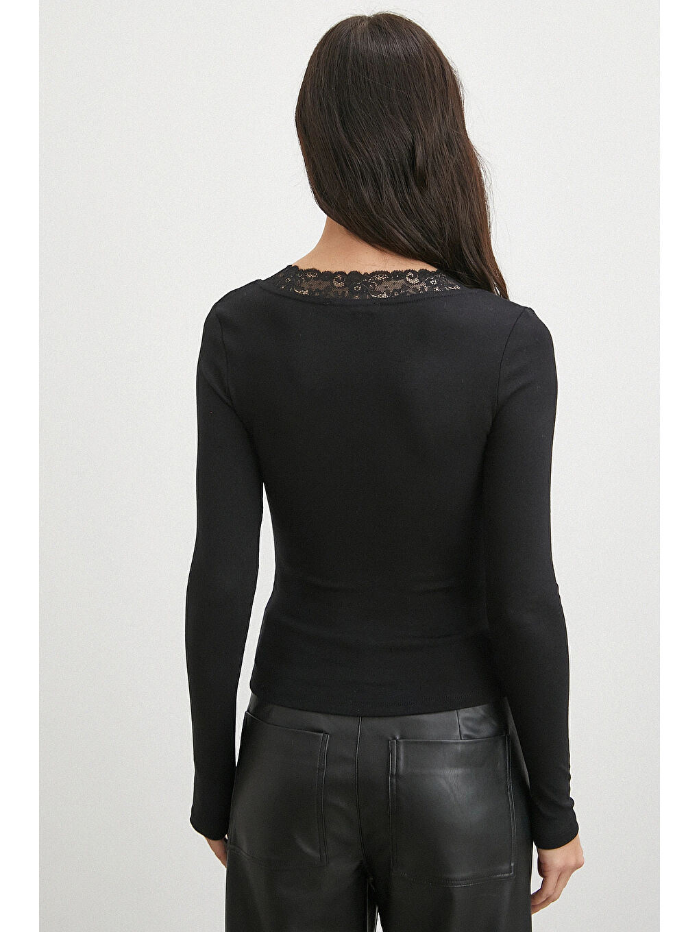 Yakası Dantelli Bluz Siyah-5