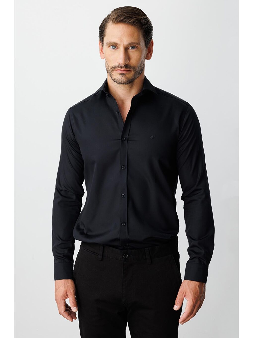 Siyah Slim Fit Dar Kalıp Klasik Yaka Düz Uzun Kollu Cepsiz %100 Pamuk Gömlek-1