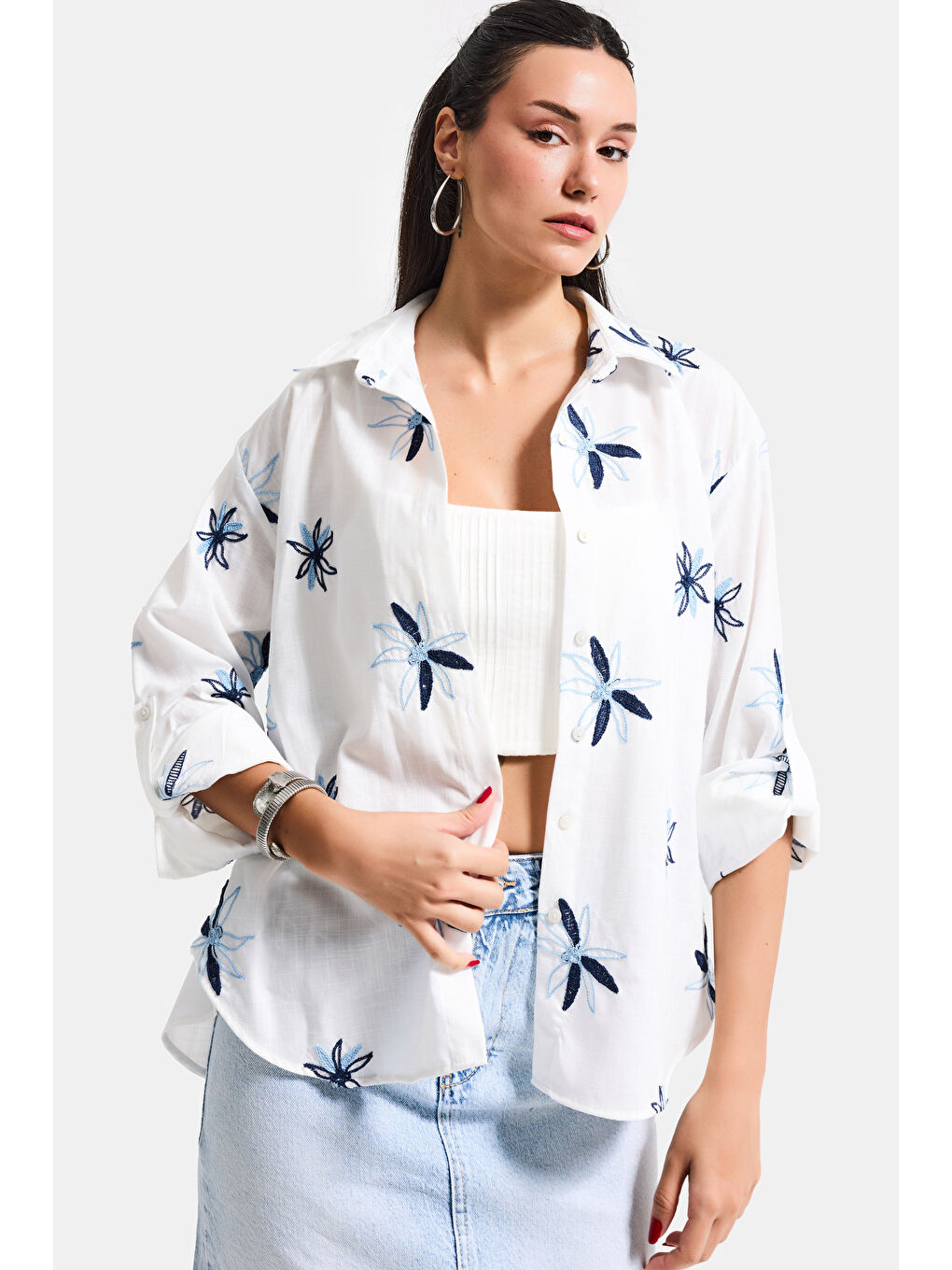 Kadın Beyaz Mavi s6-103 Oversize Nakışlı Gömlek-4