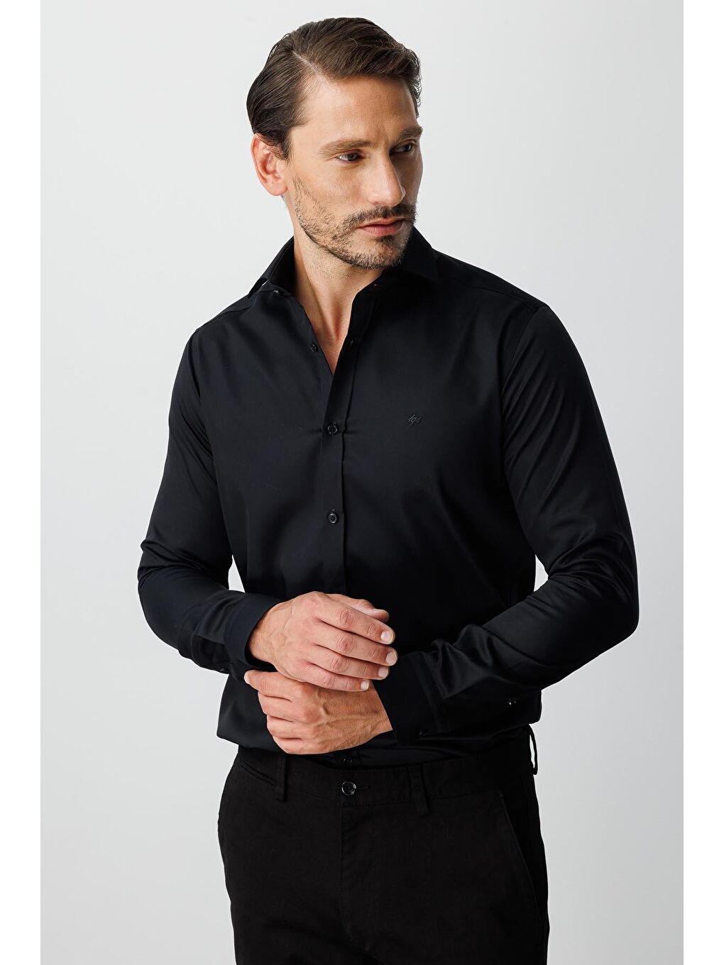 Siyah Slim Fit Dar Kalıp Klasik Yaka Düz Uzun Kollu Cepsiz %100 Pamuk Gömlek-3