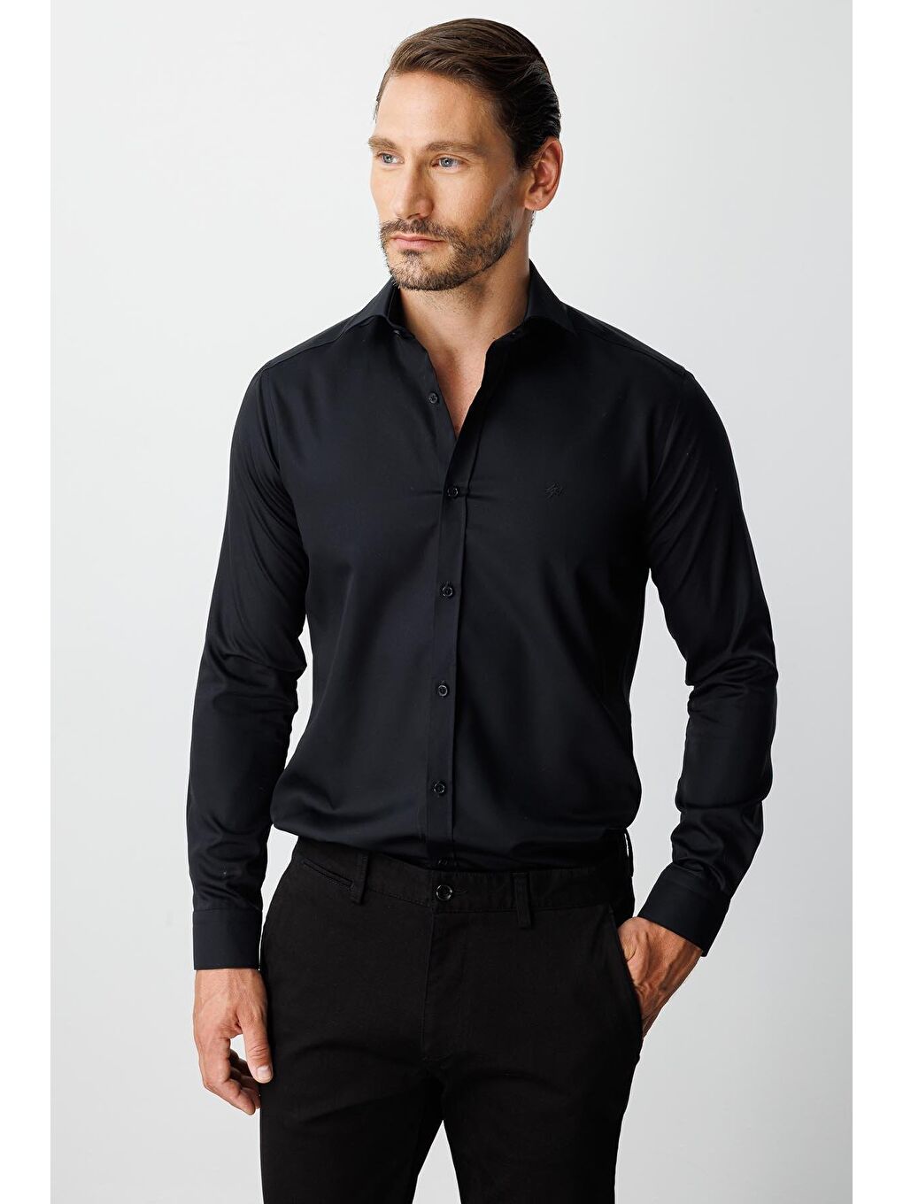 Siyah Slim Fit Dar Kalıp Klasik Yaka Düz Uzun Kollu Cepsiz %100 Pamuk Gömlek-4