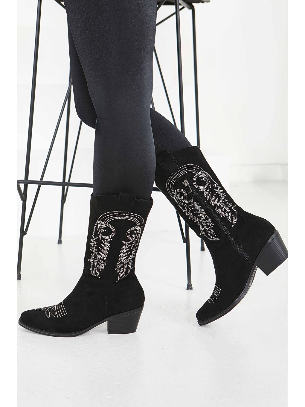 Kadın Siyah Nakışlı Kovboy Fermuarlı Süet Çizme - 27851-SIYAH-3
