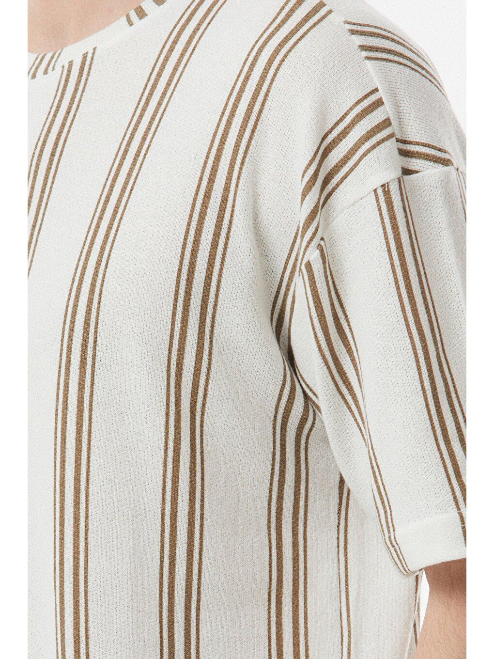 Bej Çizgili Bisiklet Yaka Oversize Tişört-3