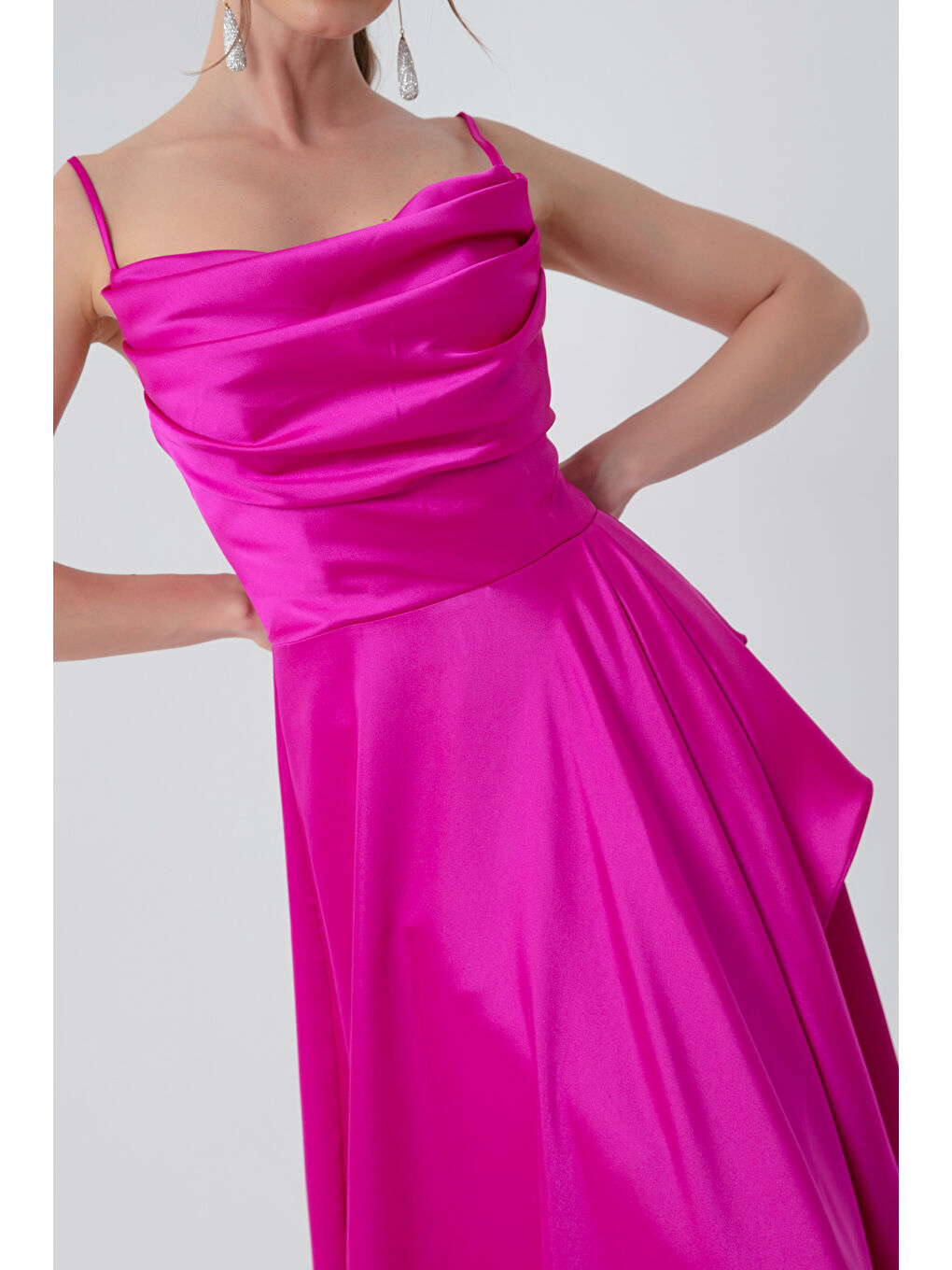 Kadın Fuşya Volanlı Yırtmaçlı Saten Abiye & Mezuniyet Elbisesi-3