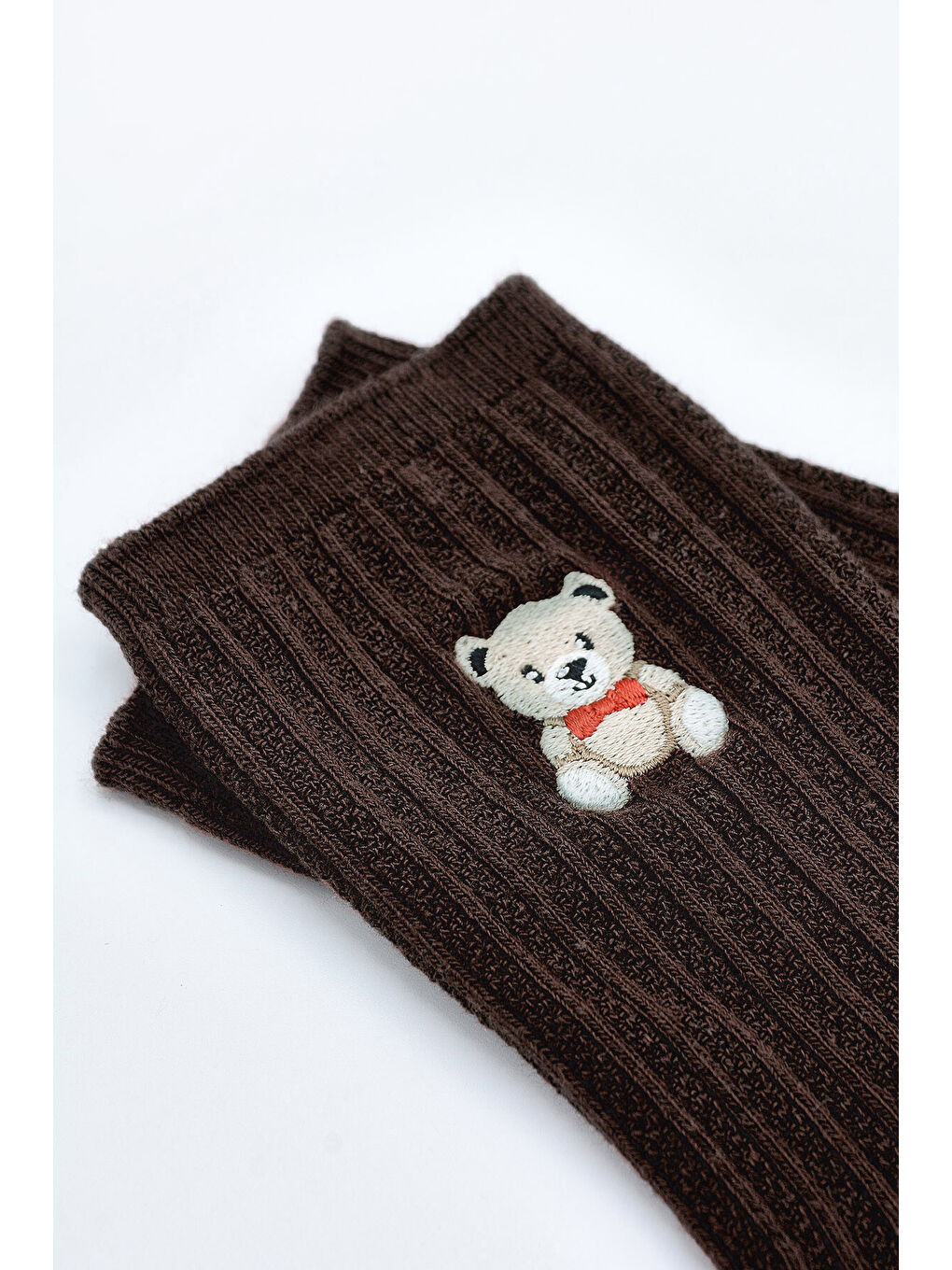 Kahverengi Nakışlı Ayıcık Desenli Uzun Soket Çorap-1