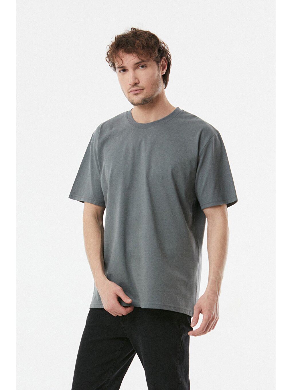 Gri Arkası Baskılı Bisiklet Yaka Oversize Tişört