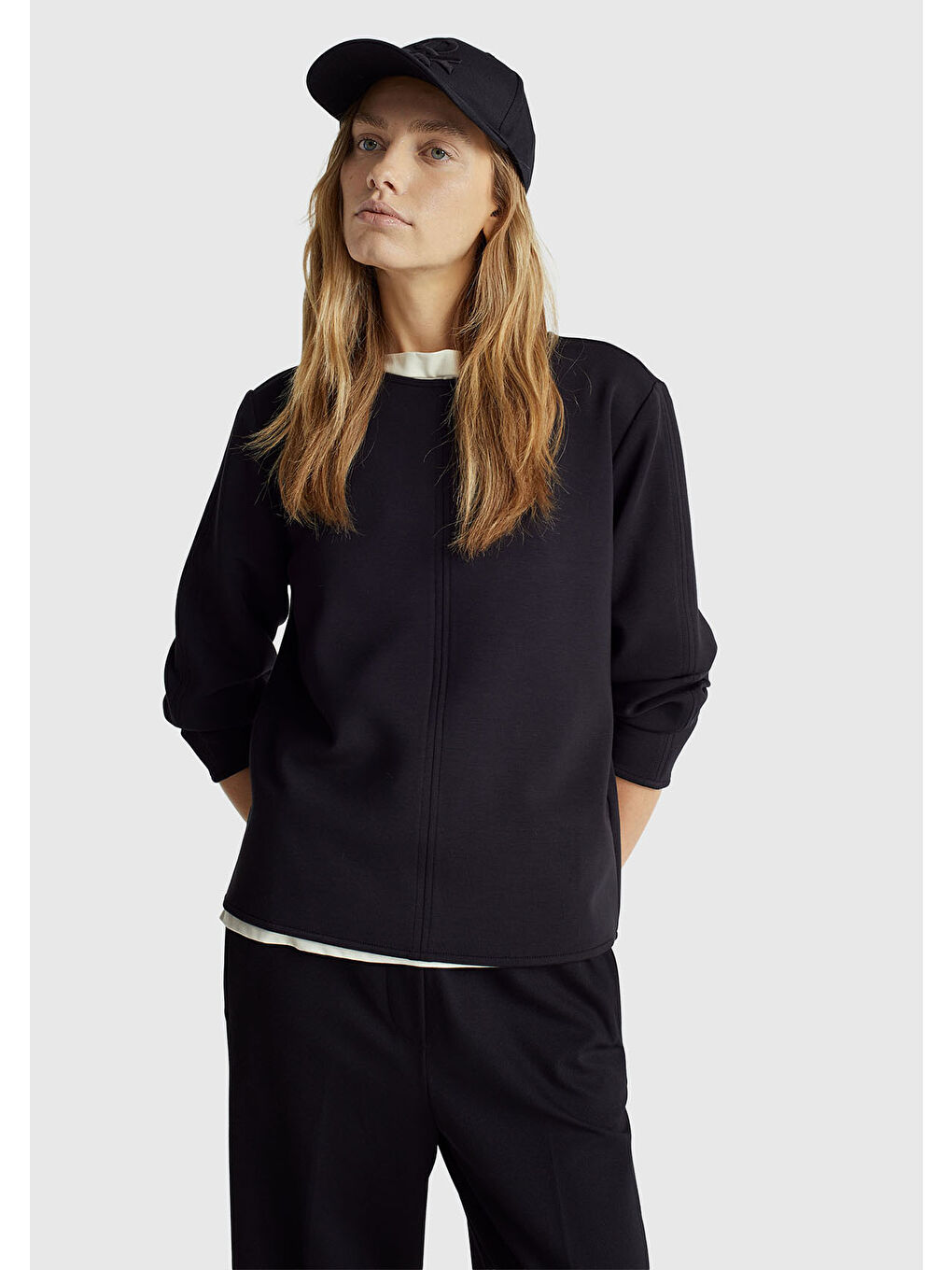 Kadın Siyah Modal Karışımlı Etiket Detaylı Bisiklet Yaka Sweatshirt