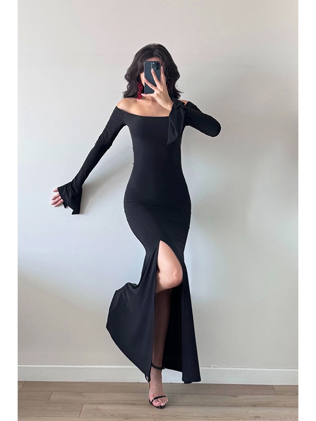 Kadın Siyah Yırtmaçlı Uzun Elbise 1041-2465