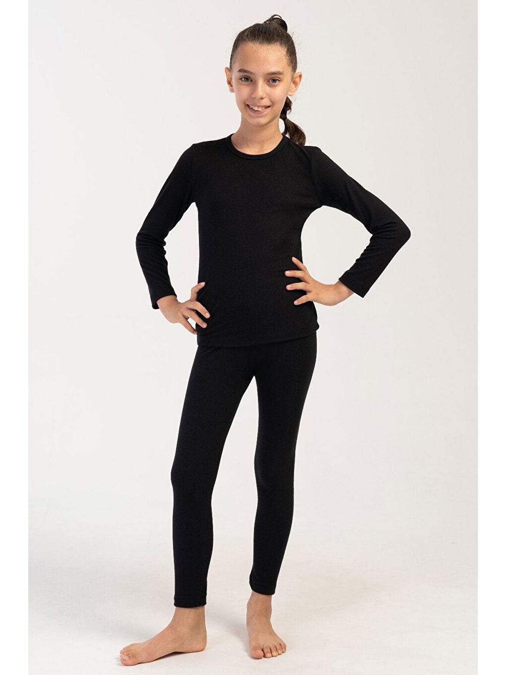Kız Çocuk Uzun Kol Bisiklet Yaka Termal Takım 405161 Siyah-2