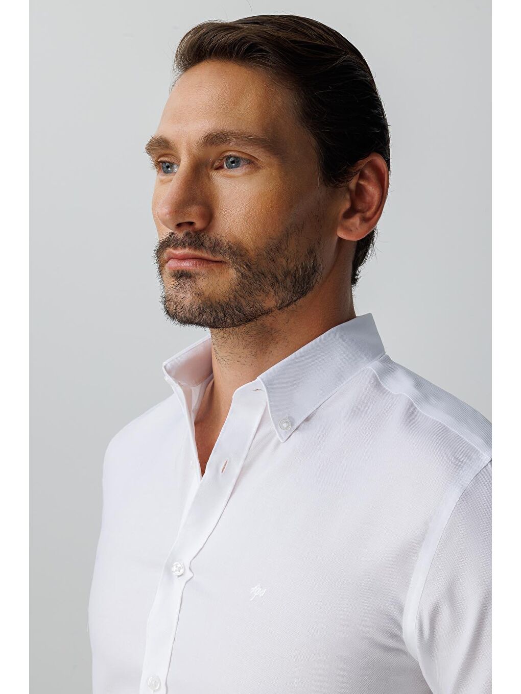 Beyaz Slim Fit Dar Kalıp Klasik Yaka Düz Uzun Kollu Cepsiz %100 Pamuk Gömlek-2