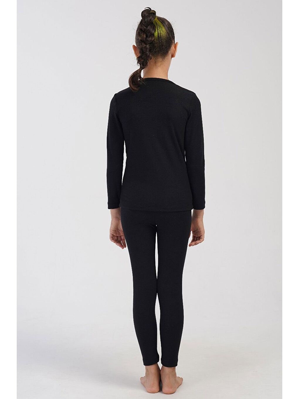 Kız Çocuk Uzun Kol Bisiklet Yaka Termal Takım 405161 Siyah-3