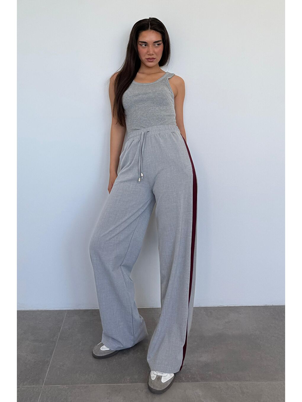 Gri Şerit Detaylı Bol Paça Kadın Pantolon Mg2441-2