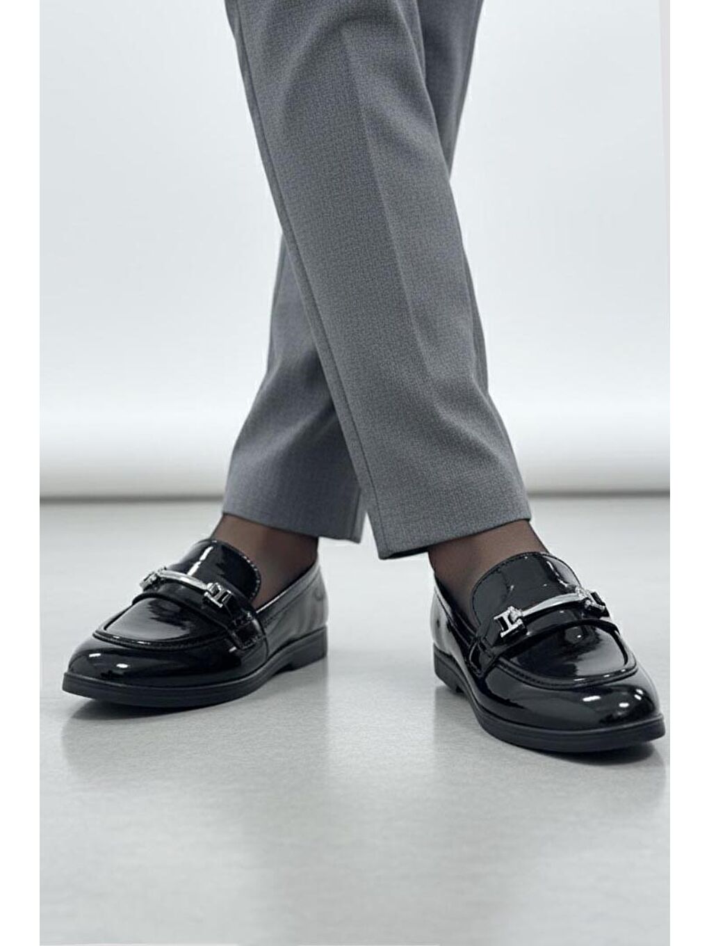 Kadın Siyah Tokalı Cilt Babet Ayakkabı - 27909-SIYAH-2